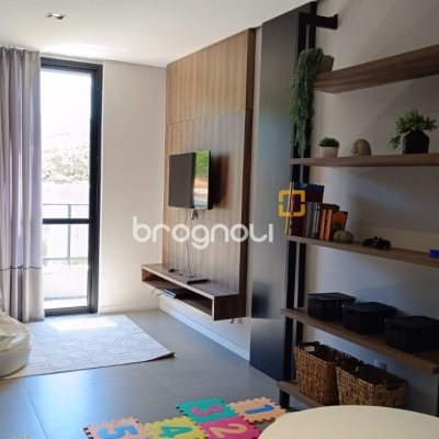 Apartamento com 103m², 2 quartos (sendo 1 suíte), 2 garagens, no bairro Lagoa da Conceição em Florianópolis
