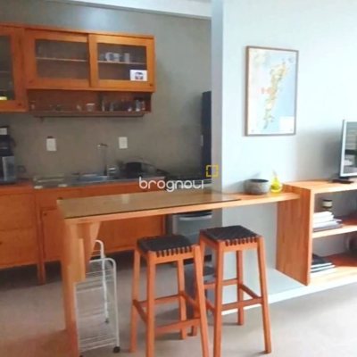 Apartamento com 103m², 2 quartos (sendo 1 suíte), 2 garagens, no bairro Lagoa da Conceição em Florianópolis