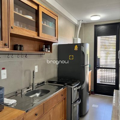 Apartamento com 103m², 2 quartos (sendo 1 suíte), 2 garagens, no bairro Lagoa da Conceição em Florianópolis