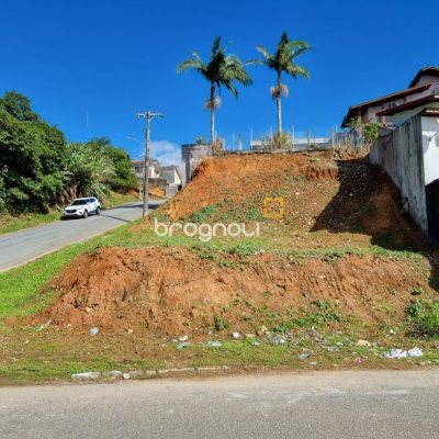 Terreno com 434m², no bairro Serraria em São José