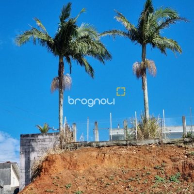 Terreno com 434m², no bairro Serraria em São José