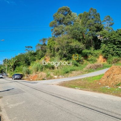 Terreno com 434m², no bairro Serraria em São José