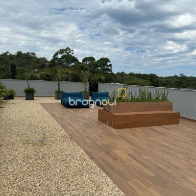 Loft com 57m², 1 quarto (sendo 1 suíte), 1 garagem, no bairro Lagoa da Conceição em Florianópolis