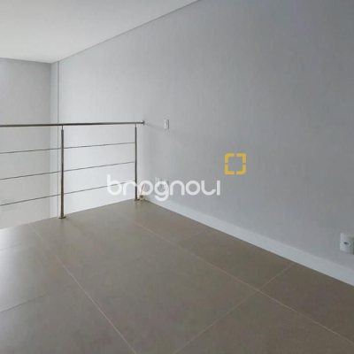 Loft com 57m², 1 quarto (sendo 1 suíte), 1 garagem, no bairro Lagoa da Conceição em Florianópolis