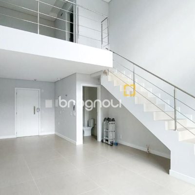 Loft com 57m², 1 quarto (sendo 1 suíte), 1 garagem, no bairro Lagoa da Conceição em Florianópolis