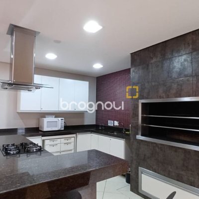 Apartamento com 86m², 3 quartos (sendo 1 suíte), 1 garagem, no bairro Trindade em Florianópolis
