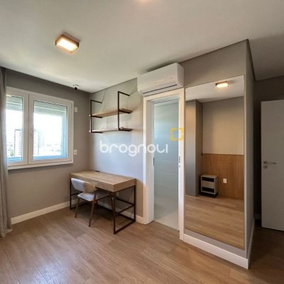 Cobertura com 289m², 3 quartos (sendo 3 suítes), 4 garagens, no bairro Estreito em Florianópolis