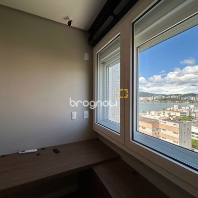 Cobertura com 289m², 3 quartos (sendo 3 suítes), 4 garagens, no bairro Estreito em Florianópolis