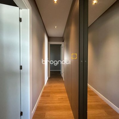 Cobertura com 289m², 3 quartos (sendo 3 suítes), 4 garagens, no bairro Estreito em Florianópolis