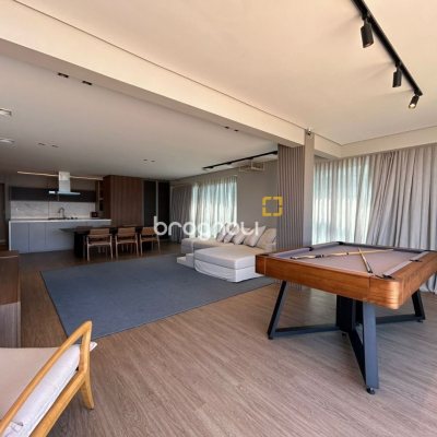 Cobertura com 289m², 3 quartos (sendo 3 suítes), 4 garagens, no bairro Estreito em Florianópolis