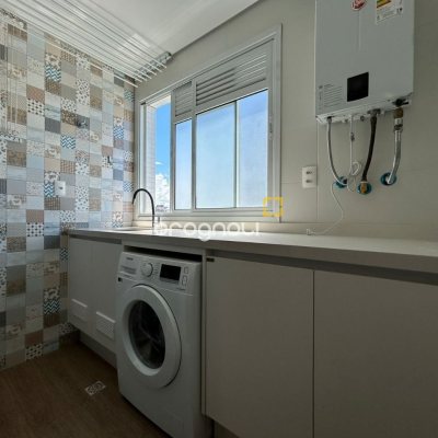 Cobertura com 289m², 3 quartos (sendo 3 suítes), 4 garagens, no bairro Estreito em Florianópolis