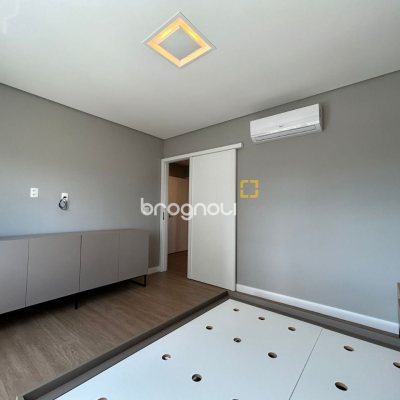 Cobertura com 289m², 3 quartos (sendo 3 suítes), 4 garagens, no bairro Estreito em Florianópolis