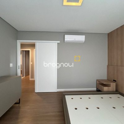 Cobertura com 289m², 3 quartos (sendo 3 suítes), 4 garagens, no bairro Estreito em Florianópolis