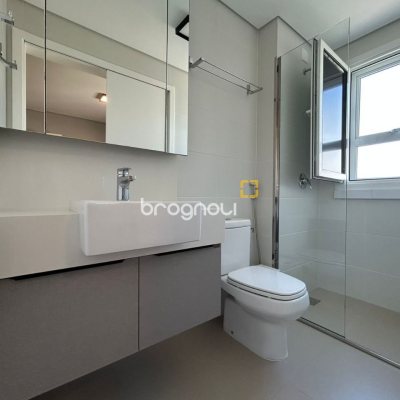Cobertura com 289m², 3 quartos (sendo 3 suítes), 4 garagens, no bairro Estreito em Florianópolis