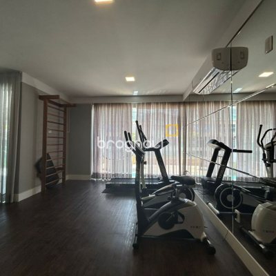 Cobertura com 289m², 3 quartos (sendo 3 suítes), 4 garagens, no bairro Estreito em Florianópolis