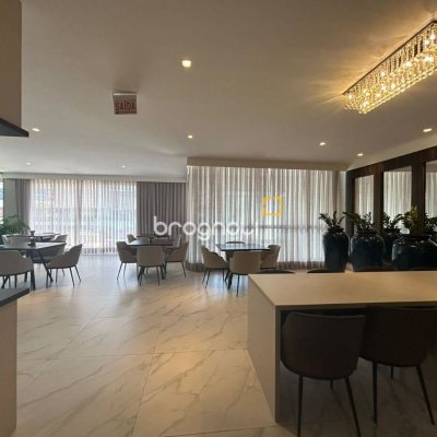 Cobertura com 289m², 3 quartos (sendo 3 suítes), 4 garagens, no bairro Estreito em Florianópolis
