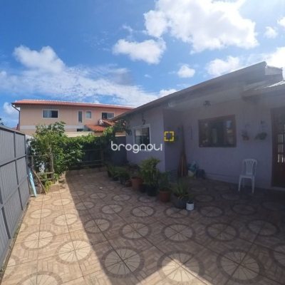 Casa com 83m², 2 quartos, 3 garagens, no bairro Rio Vermelho em Florianópolis