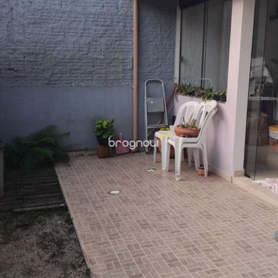 Casa com 83m², 2 quartos, 3 garagens, no bairro Rio Vermelho em Florianópolis