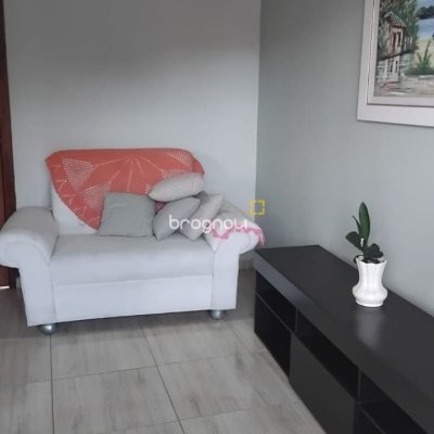 Casa com 83m², 2 quartos, 3 garagens, no bairro Rio Vermelho em Florianópolis