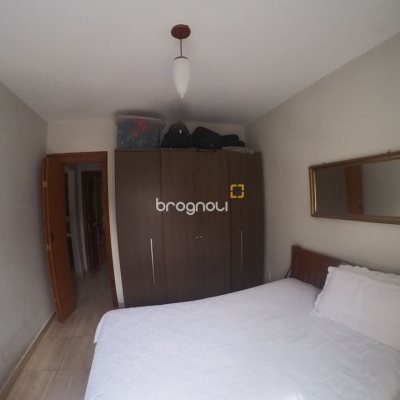 Casa com 83m², 2 quartos, 3 garagens, no bairro Rio Vermelho em Florianópolis