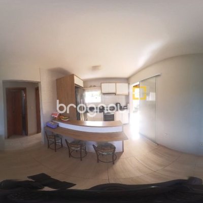 Casa com 83m², 2 quartos, 3 garagens, no bairro Rio Vermelho em Florianópolis