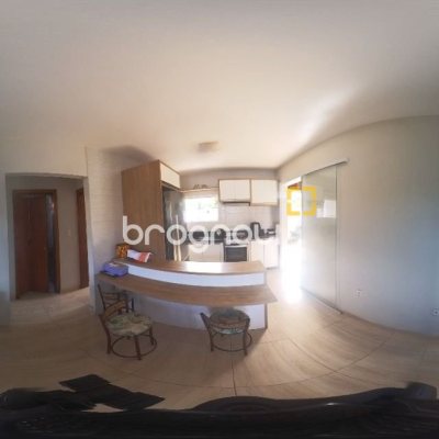 Casa com 83m², 2 quartos, 3 garagens, no bairro Rio Vermelho em Florianópolis