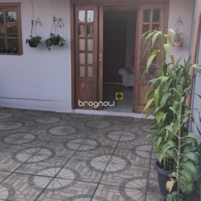 Casa com 83m², 2 quartos, 3 garagens, no bairro Rio Vermelho em Florianópolis