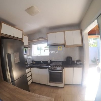 Casa com 83m², 2 quartos, 3 garagens, no bairro Rio Vermelho em Florianópolis