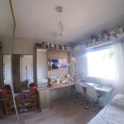 Casa com 83m², 2 quartos, 3 garagens, no bairro Rio Vermelho em Florianópolis