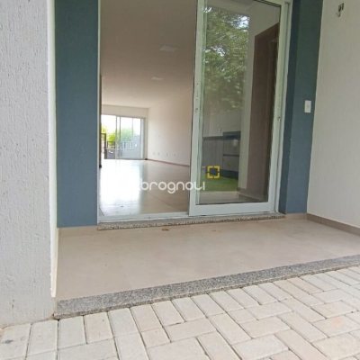 Casa com 123m², 3 quartos (sendo 1 suíte), 1 garagem, no bairro Campeche em Florianópolis