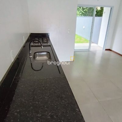 Casa com 123m², 3 quartos (sendo 1 suíte), 1 garagem, no bairro Campeche em Florianópolis