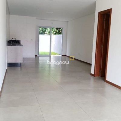 Casa com 123m², 3 quartos (sendo 1 suíte), 1 garagem, no bairro Campeche em Florianópolis