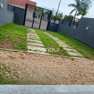 Casa com 123m², 3 quartos (sendo 1 suíte), 1 garagem, no bairro Campeche em Florianópolis