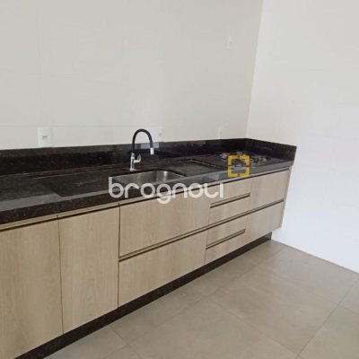 Casa com 123m², 3 quartos (sendo 1 suíte), 1 garagem, no bairro Campeche em Florianópolis