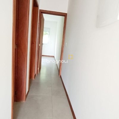Casa com 123m², 3 quartos (sendo 1 suíte), 1 garagem, no bairro Campeche em Florianópolis