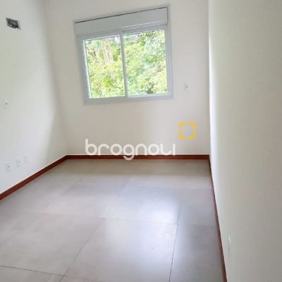 Casa com 123m², 3 quartos (sendo 1 suíte), 1 garagem, no bairro Campeche em Florianópolis