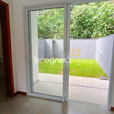 Casa com 123m², 3 quartos (sendo 1 suíte), 1 garagem, no bairro Campeche em Florianópolis