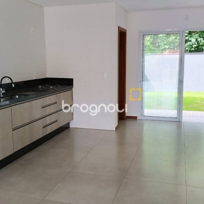 Casa com 123m², 3 quartos (sendo 1 suíte), 1 garagem, no bairro Campeche em Florianópolis