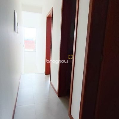 Casa com 123m², 3 quartos (sendo 1 suíte), 1 garagem, no bairro Campeche em Florianópolis
