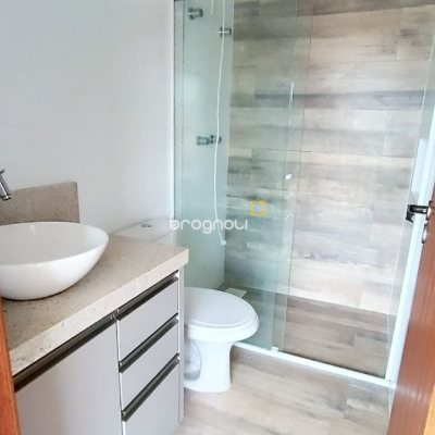 Casa com 123m², 3 quartos (sendo 1 suíte), 1 garagem, no bairro Campeche em Florianópolis