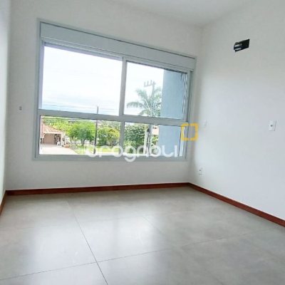 Casa com 123m², 3 quartos (sendo 1 suíte), 1 garagem, no bairro Campeche em Florianópolis
