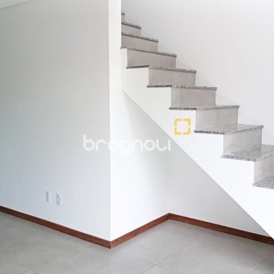 Casa com 123m², 3 quartos (sendo 1 suíte), 1 garagem, no bairro Campeche em Florianópolis