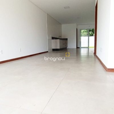 Casa com 123m², 3 quartos (sendo 1 suíte), 1 garagem, no bairro Campeche em Florianópolis
