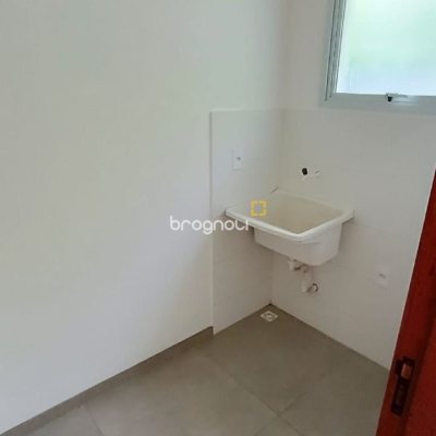 Casa com 123m², 3 quartos (sendo 1 suíte), 1 garagem, no bairro Campeche em Florianópolis