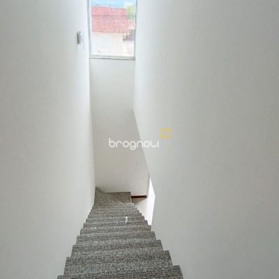 Casa com 123m², 3 quartos (sendo 1 suíte), 1 garagem, no bairro Campeche em Florianópolis