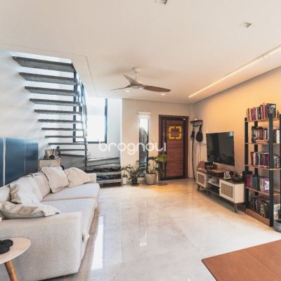 Casa com 160m², 3 quartos (sendo 1 suíte), 2 garagens, no bairro Campeche em Florianópolis
