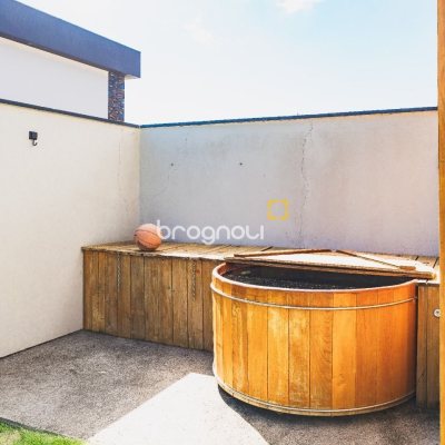 Casa com 160m², 3 quartos (sendo 1 suíte), 2 garagens, no bairro Campeche em Florianópolis