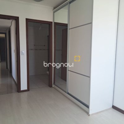Apartamento com 100m², 3 quartos (sendo 1 suíte), 1 garagem, no bairro Balneário em Florianópolis