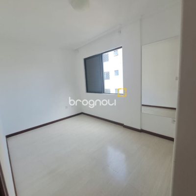 Apartamento com 100m², 3 quartos (sendo 1 suíte), 1 garagem, no bairro Balneário em Florianópolis