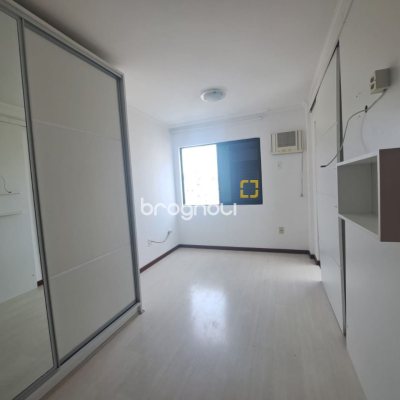 Apartamento com 100m², 3 quartos (sendo 1 suíte), 1 garagem, no bairro Balneário em Florianópolis
